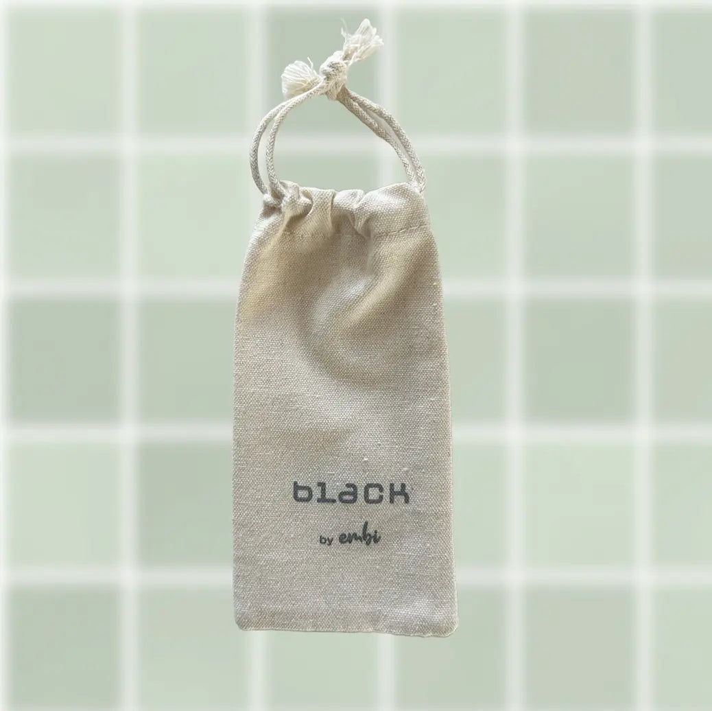 black-tongue-scraper-travel-bag